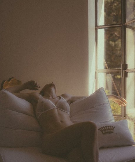 Niki Anson desnudos de modelos archivo