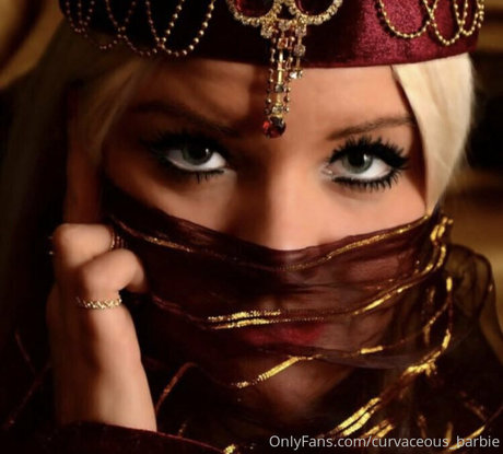 curvaceous barbie estrella porno hd galería