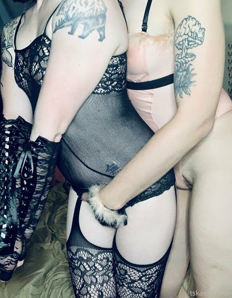 tskaelamoon actriz de desnudos galerías