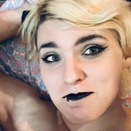 tskaelamoon modelo hermosa fotos