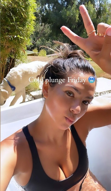 Christen Harper actrice nue des photos