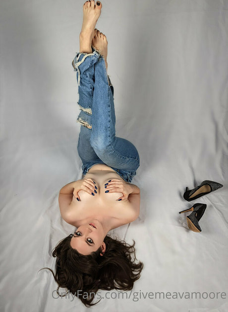 givemeavamoore actriz desnuda galerías