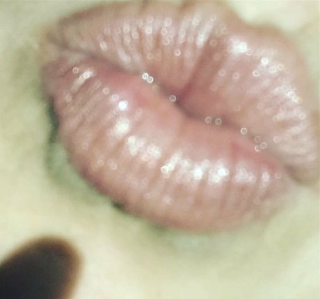 mzcourtneycummz modèle exclusif img