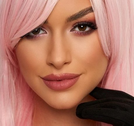 Andreea Ungur actriz exclusiva imágenes