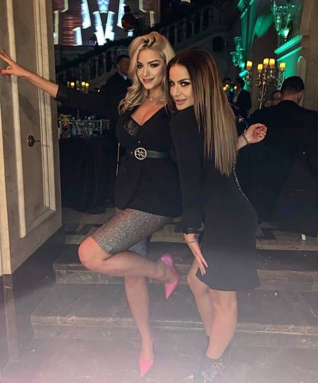 Andreea Ungur desnudos estrella fotos