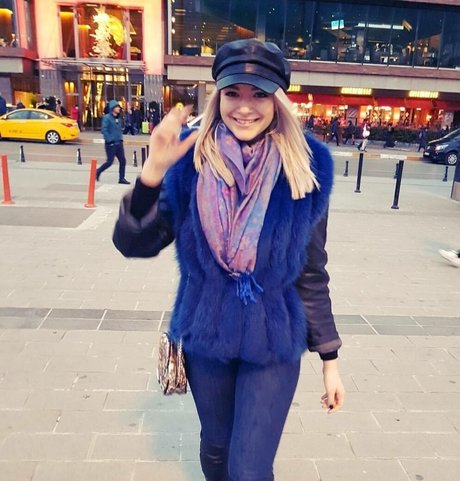 Andreea Ungur star du porno belle archive