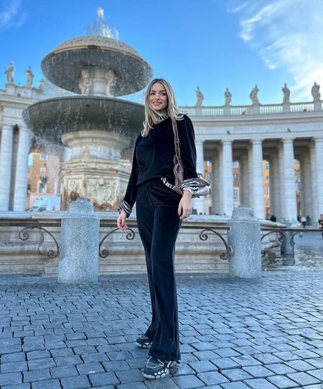 Andreea Ungur model top photos