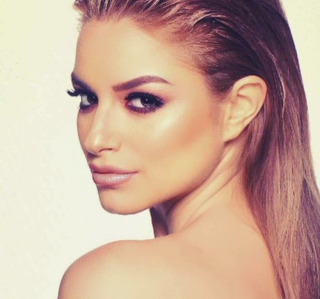 Andreea Ungur erotic model pictures
