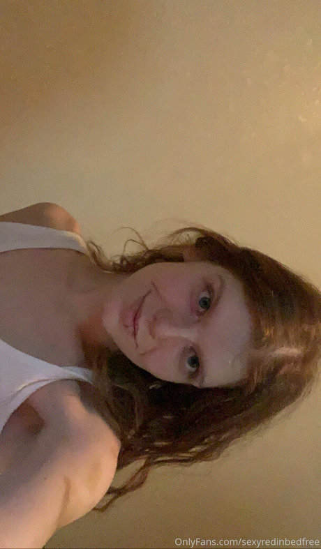 sexyredinbedfree actrice xxx galeries