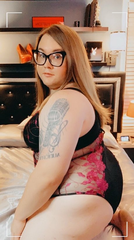 freydacoxx estrella atractiva imagen