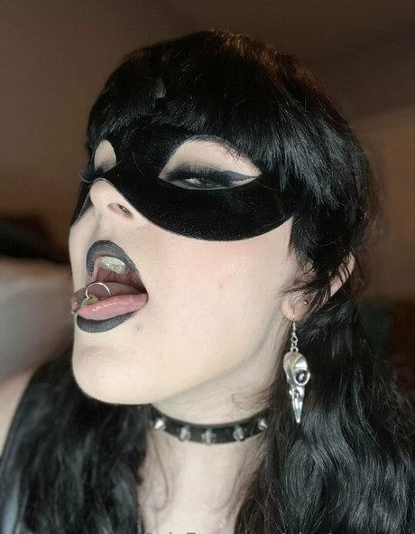 giantessgrey buena actriz fotos