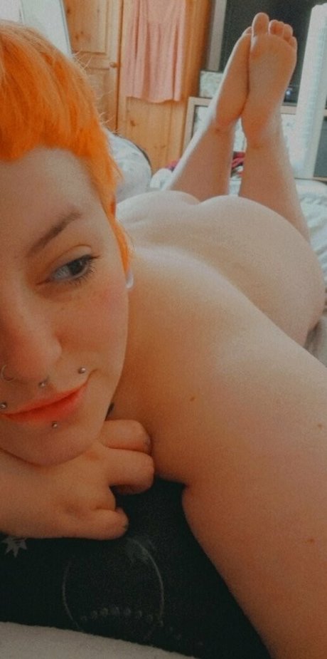 little m0th modèles nus galerie