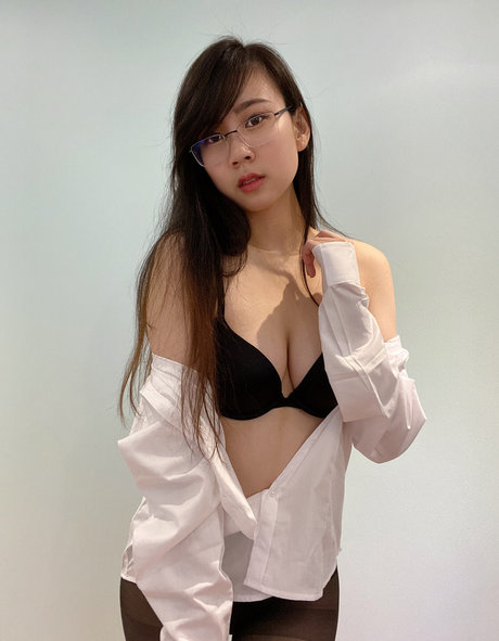 MitsukiBb nudes star archive
