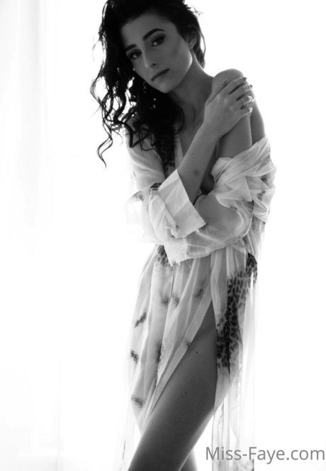 missfayevip actrice chaude archive