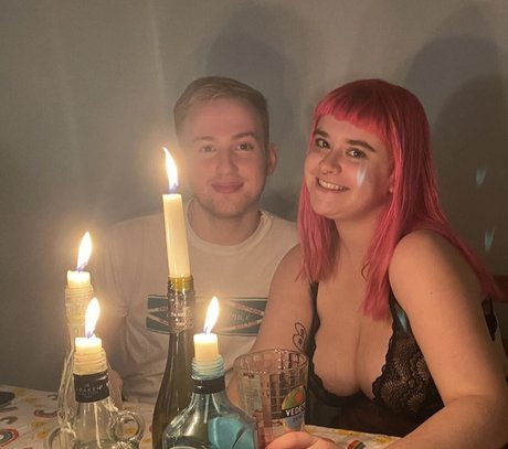 Charlotte A actriz caliente fotos