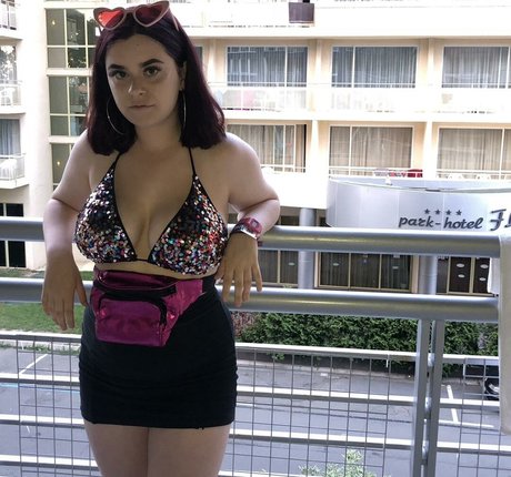 Charlotte A buena estrella porno fotos