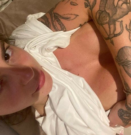 Manu Guglielmi star nude pictures