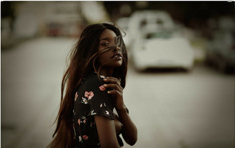 Mimi Desuka modelo caliente fotos