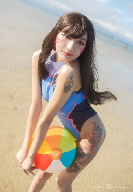 Zareen Quilop modèle nu photos