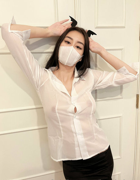 burnbabyxx modèle artistique galeries