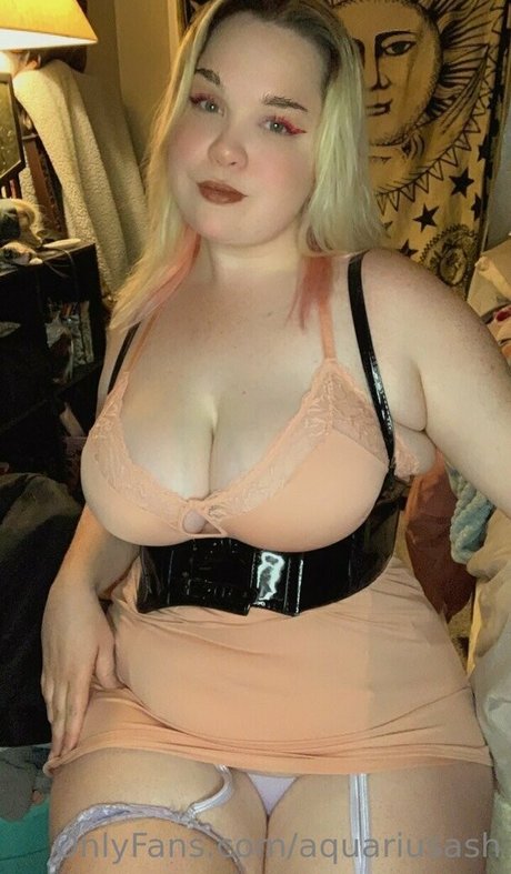 aquariusash modelo caliente imágenes