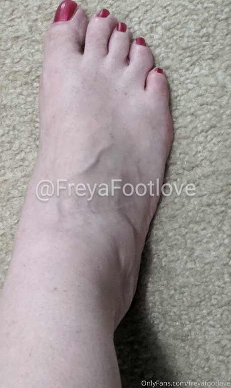 freyafootlove modèles nus des photos