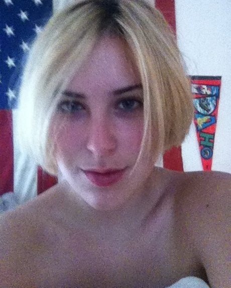 Scout Willis top star photo