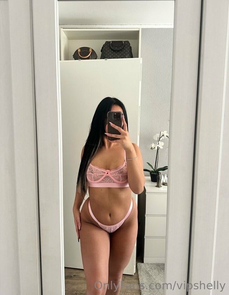 Vipshelly pornographic star img