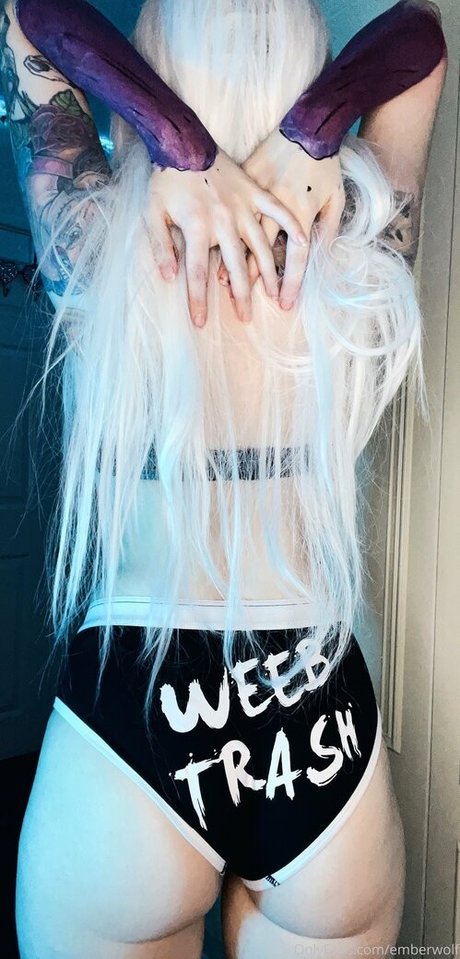 Emberwolf modèle adulte galeries