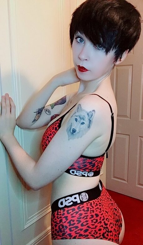 Emberwolf nus de stars du porno galeries