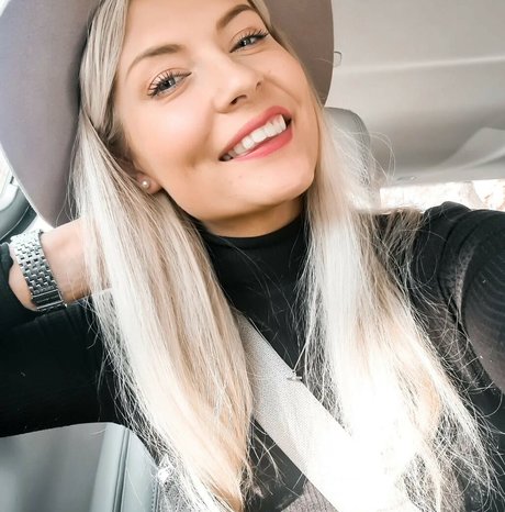 Laura Nieminen modèle des photos