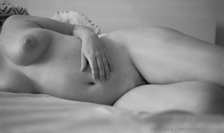 takinitvintage modelo xxx imágenes