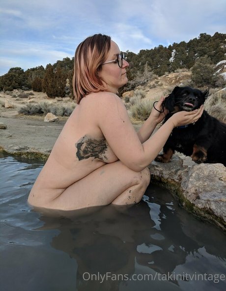 takinitvintage hermosa modelo archivo