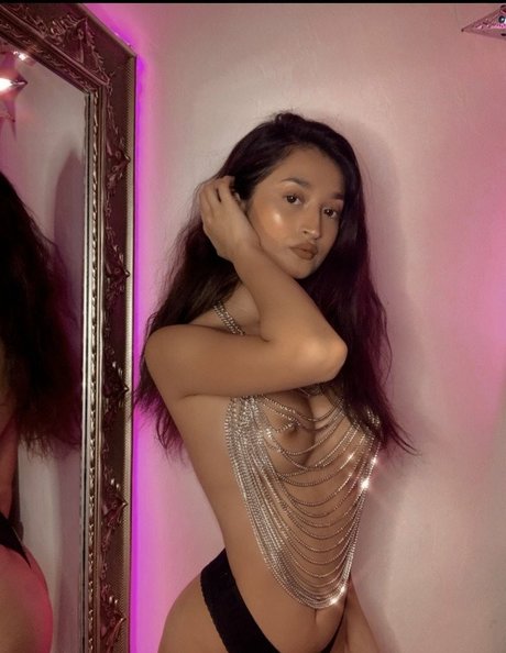 prettylittlechica actrice parfaite des photos