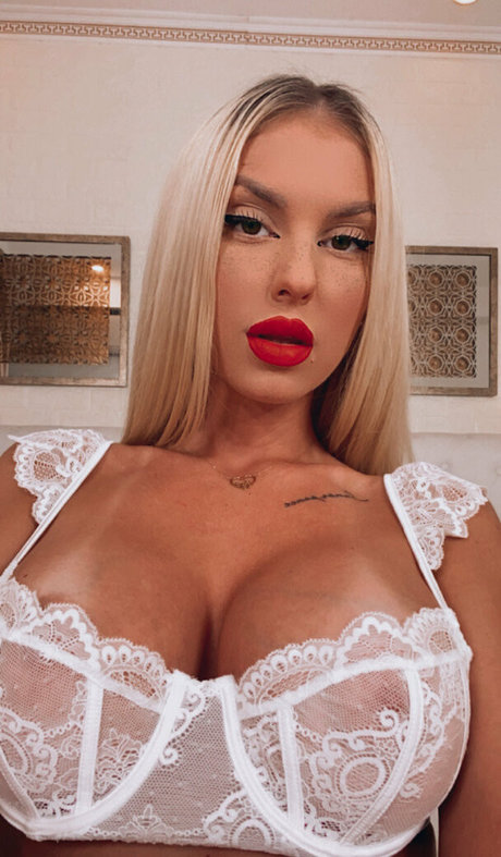 tonnia actriz porno galerías