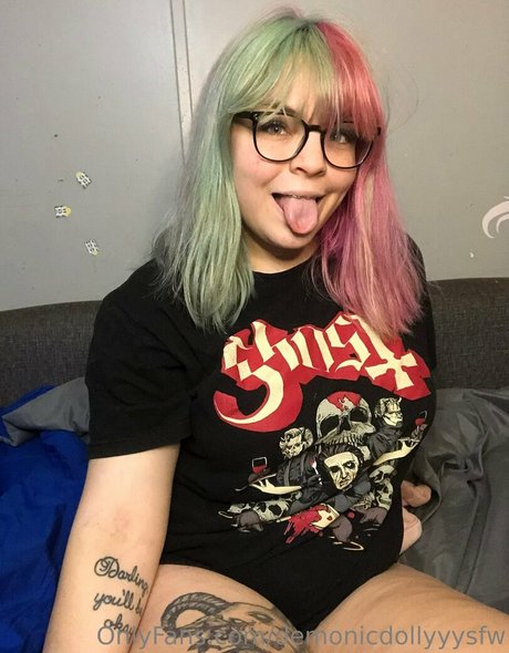 demonicdollyyysfw nus de stars du porno des photos