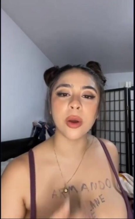 Reema Rochelle modelo desnuda archivo