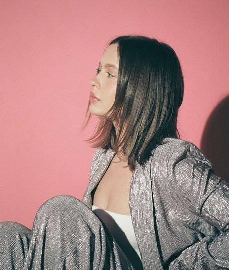 Natasha Bure modelo desnuda archivo