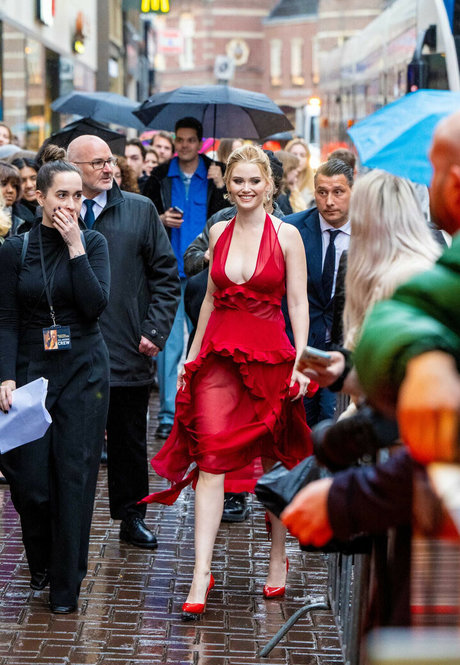 Virginia Gardner modèle sympa galerie