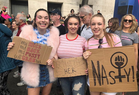 Julia F modelo agradable foto