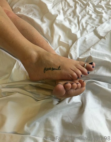 ladylara98 nude model photo