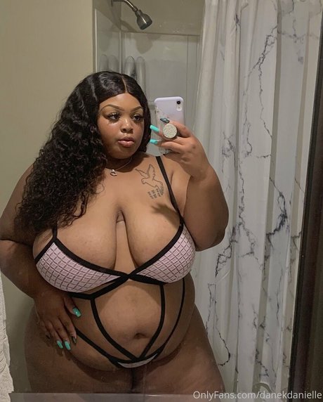 danekdanielle star du porno parfaite des photos