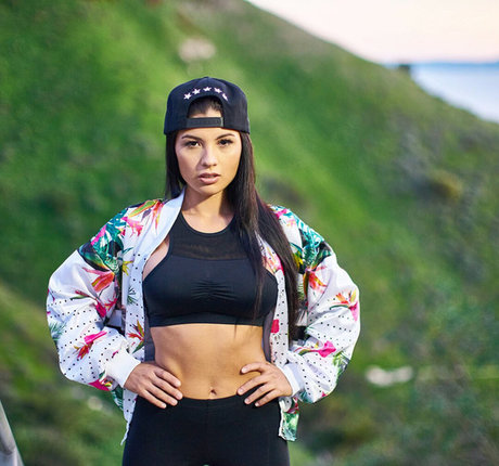 Karen Vi bonita modelo galerías