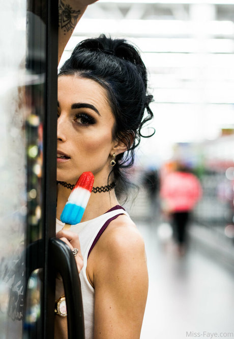 ohheymissfaye estrella adulta galería