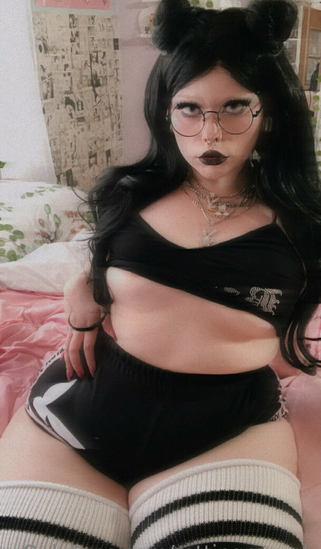 rottingnxmph erotic model image