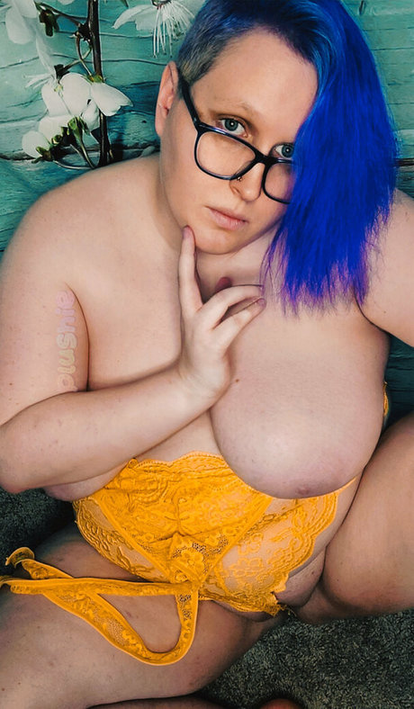 deviousplushie top pornstar pictures