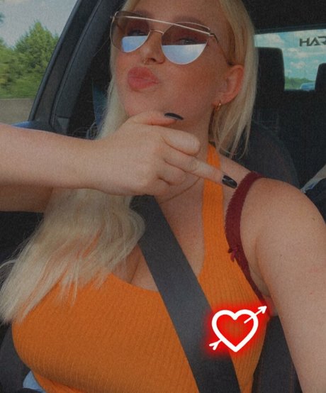 Sarah Neuhaus star du porno belle images