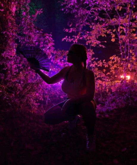 Sarah Neuhaus modelo superior imagen