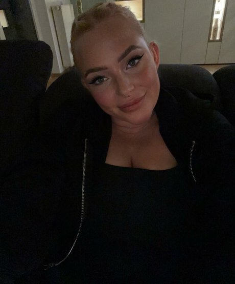 Sarah Neuhaus art de star du porno photos