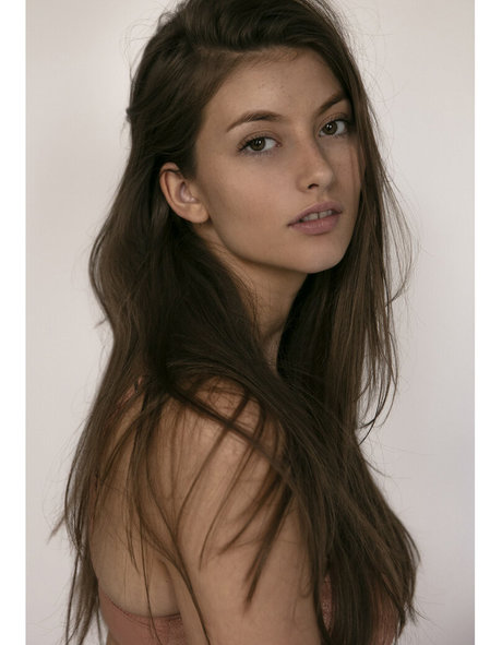 Ellie Weston modèle porno photo